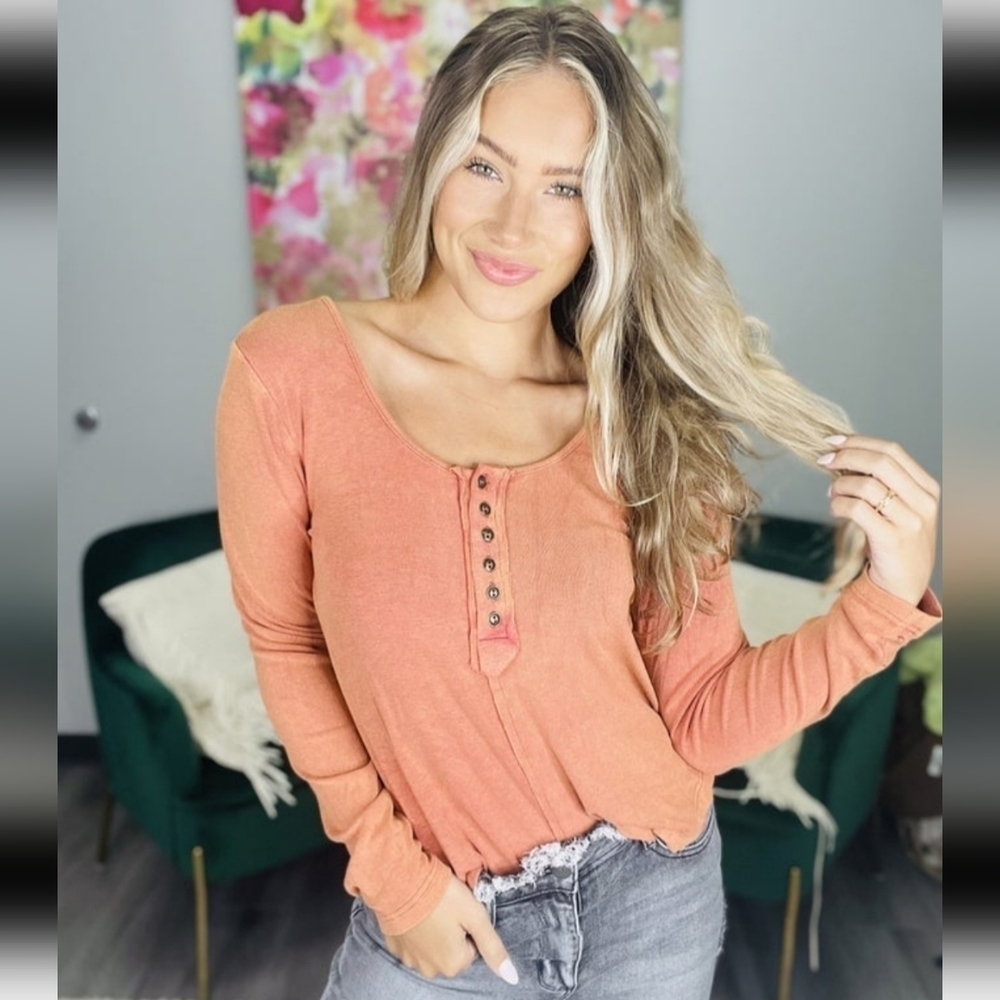 POL harvest distressed scoop neck mineral washed ribbed thum hole top women's L